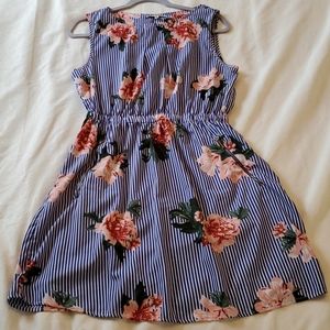 Womens Cinched, Floral Short Dress
